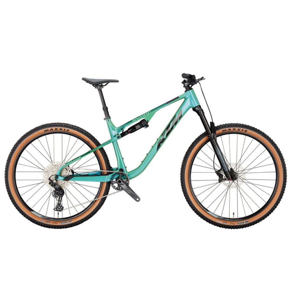 Bicicletă MTB full suspension KTM Scarp LT 292 culoare verde, cadru aluminiu Alloy 6061 140mm, furcă RockShox Recon Gold RL 140mm, amortizor RockShox Deluxe Select+, transmisie Shimano Deore 12v, anvelope Maxxis Rekon EXO/TR, vedere laterală