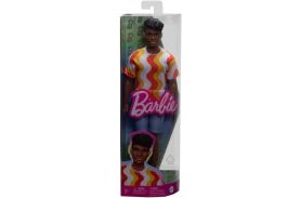Barbie papusa baiat fashionistas cu tricou cu dungi albe si portocalii si aparate auditive