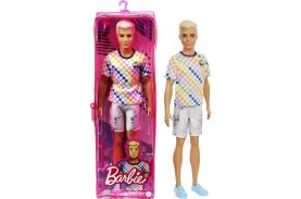 Papusa baiat fashionistas cu tinuta lejera de vara