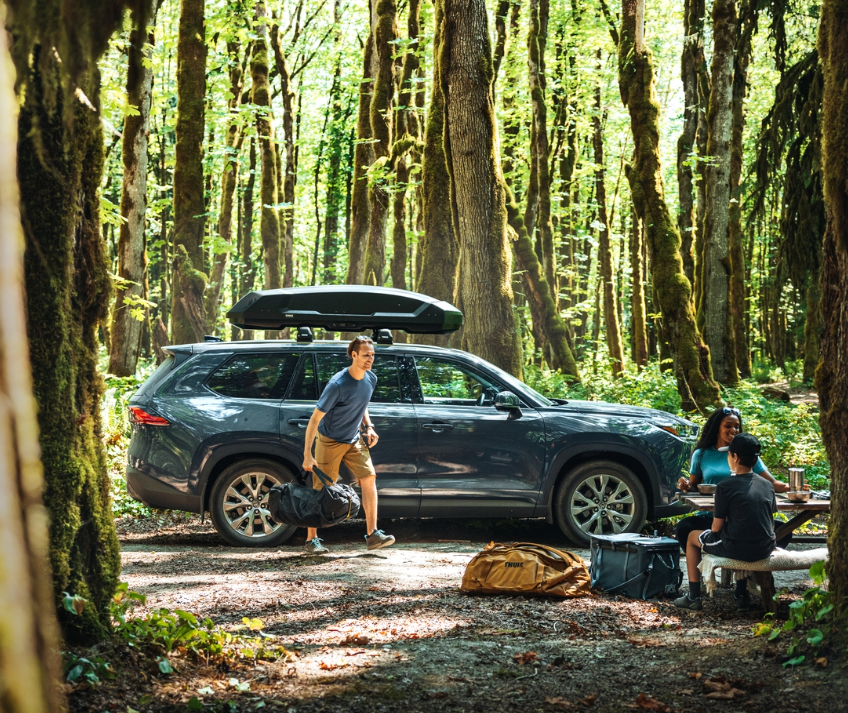 Cum să determini dacă o cutie portbagaj se potrivește pe mașina sau SUV-ul tău