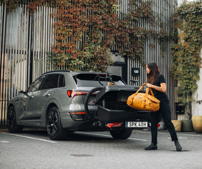 Cutii portbagaj cu prindere pe cârligul de remorcare și alte soluții pentru partea din spate a mașinii