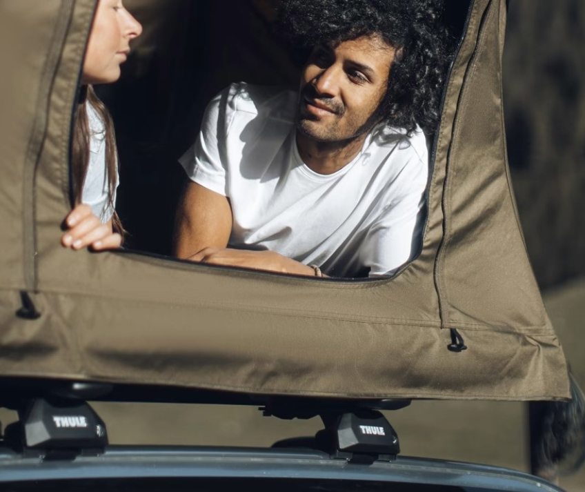 Cum știi dacă un cort auto de plafon se potrivește vehiculului tău?