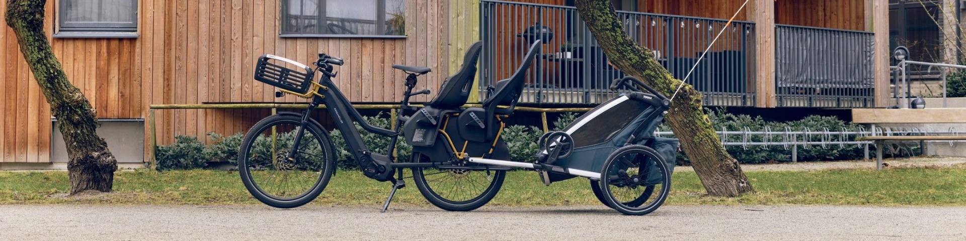 Echipează-ți bicicleta longtail cu accesorii Thule